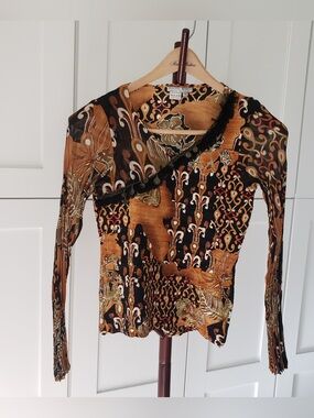Alberto Makali Patterned Top